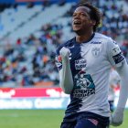 Romario Ibarra abandonó el terreno de juego, a los 26 minutos, entre lágrimas, tras la lesión que sufrió en el duelo entre el Pachuca y Cruz Azul.