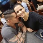 Una de las románticas fotos que publica la parejita.