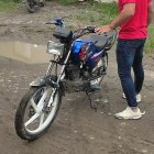 El vehículo en el cual se habría movilizado el sospechoso.