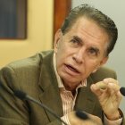 Alfonso Espinoza de los Monteros sigue causando sensación en Instagram con sus publicaciones