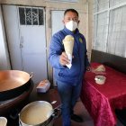 Marco Ramírez usa esa harina hecha a base de cebada para elaborar coladas. Ahora se aventuró a experimentar haciendo helados.