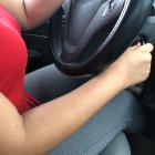 ‘Amagadora’ compradora aprovechó el momento justo para ‘soplar’ con el vehículo.