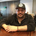 Yan Collazo llegó desde Puerto Rico y al primer medio con el que se presentó fue con EXTRA.