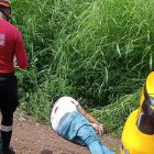 Al parecer los jóvenes se desplazaban en el automotor cuando les dispararon.