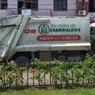 El vehículo recibió múltiple disparos de bala durante el enfrentamiento entre bandas rivales.