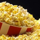 Consumo excesivo de aditivo usado en palomitas de maíz puede causar Alzheimer