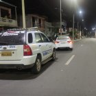 El cuerpo sin vida fue encontrado en una vereda de una reconocida arteria vial mantense