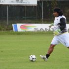 El Superchinto Espinoza demostró que ‘vuela’ en el arco como en sus mejores tiempos pese a tener unas libras demás.