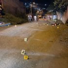 En este lugar fueron asesinadas tres personas. Una quedó herida. 2. Familiares de los baleados en la Prosperina retiraron ayer sus cuerpos de la morgue. 3. En la 27 y Cristóbal Colón fueron baleadas 7 ciudadanos