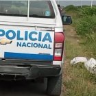 La Policía llegó al sitio donde fue abandonado el cuerpo de un hombre sin vida.