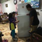 Piensa lo que vas a sacar de la 'refri', porque abrir y cerrar la puerta a cada rato, eleva el consumo de la luz.