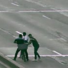 Los implicados fueron captados por cámaras de vigilancia de la zona.