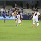 Los equipos empatan 1-1 en la primera parte.