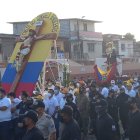 Miles de feligreses se dieron cita para participar en la procesión más grande del país.