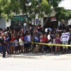 La población se congregó en torno de la escena del crimen, ocurrido el 18 de abril en Anconcito.