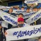 Los hinchas del Pachuca con las leyendas del Almadismo, en honor a su entrenador Guillermo Almada