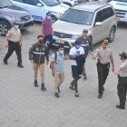 Gabriel Cortez fue  trasladado en un helicóptero de la Policía. Cubría sus manos con una manta negra que no dejaba ver las esposas.