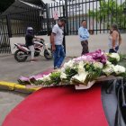 Parientes y amigos de Francisco Paúl Díaz Herrera acudieron a la morgue de Quevedo, a retirar sus retos.