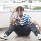 Estrenó su tema ‘Ven Báilame’. Está radicado en Medellín para enfocarse en su carrera artística.