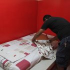 Los cuartos, de 3 por 4 metros, son arreglados (a diario) por el ‘todólogo’.