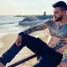 Ricardo delgado se 'promociona', previo a su ingreso en la plataforma para adultos