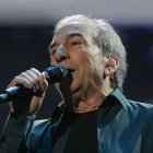 La capital uruguaya vibró durante el último concierto del cantautor español, que cerró en Uruguay su gira.