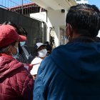 Familiares de la víctima exigieron justicia a las autoridades educativas.