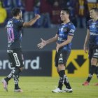 Junior Sornoza (i) y Lorenzo Faravelli serán titulares en el Independiente del Valle para el duelo ante Atlético Mineiro.