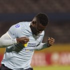 El equipo camarata revive en el torneo internacional. Desde el minuto 74 jugó con un hombre menos por la expulsión de Arón Rodríguez.
.