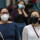 La disposición de que la gente ya no usaría mascarilla se difundió en redes durante la mañana de ayer.