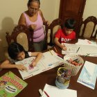 Doña Luisa piensa en darle lo mejor a sus nietos, por eso les compró Colorito.