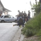 Peritos de la Policía se encargan de tomar indicios del asesinato.