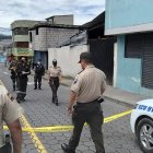 La familia presume que fueron sicarios los que iban en la moto.