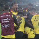 Toda la alegría del festejo de Barcelona, fue al final del partido.