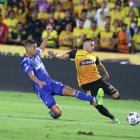 Barcelona (i) y Emelec terminaron igualados (1-1), en el primer Clásico del Astillero del año.