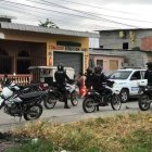 La Policía hasta el lugar para buscar indicios sobre el crimen.