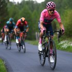 El ciclista ecuatoriano mantiene la ventaja de tiempo en la clasificación general.