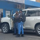 Balearon el auto de un funcionario del Municipio