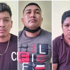 tenían en su poder armas, municiones, chompas y gorras con insignias de la Policía.