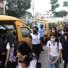 Algunos progenitores tendrían miedo de que sus hijos sean asaltados en sus recorridos de buses escolares.
