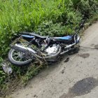 El accidente involucró una motocicleta y una camioneta. Los fallecidos se movilizaban en el vehículo de dos ruedas.