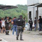 Policías llegaron al sector para iniciar con las investigaciones de este violento caso.