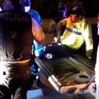 Los delincuentes se movilizaban en una motocicleta. Se les llevaron celulares y las llaves de la camioneta de la institución.