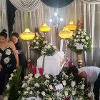 En la sala donde jugaba, velaron al niño que les contagiaba alegría.