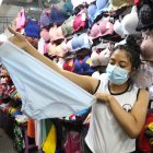 Los tienen camuflados, pero se siguen comercializando y no solo los compran las abuelitas.