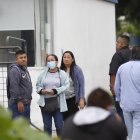 Familiares de Renato Erick Pastor llegaron a Guayaquil para retirar su cuerpo.