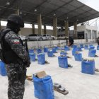 Allanaron una vivienda ubicada en Daule donde se encontraron 15 sacos de yute con 600 paquetes de forma rectangular con droga.