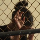 Camila no ha podido olvidar su pesadilla. Con lágrimas revive el temor que vivió por años.