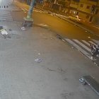 El adolescente cayó sobre el parterre tras ser herido a tiros.