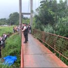 Lugareños que circulaban por el sector a cumplir sus actividades matutinas encontraron la macabra escena.